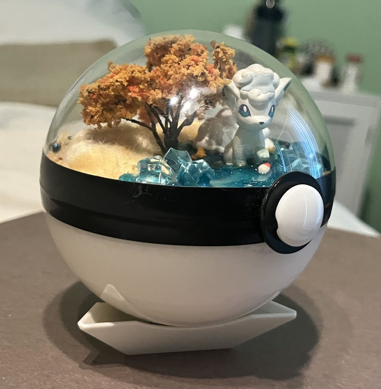 Vulpix Pokeball Terrarium
