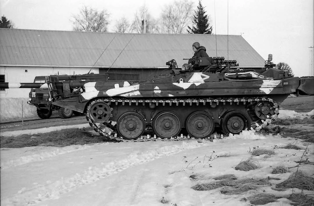swedish-strv-103-v0-25kacm5po3ie1.webp
