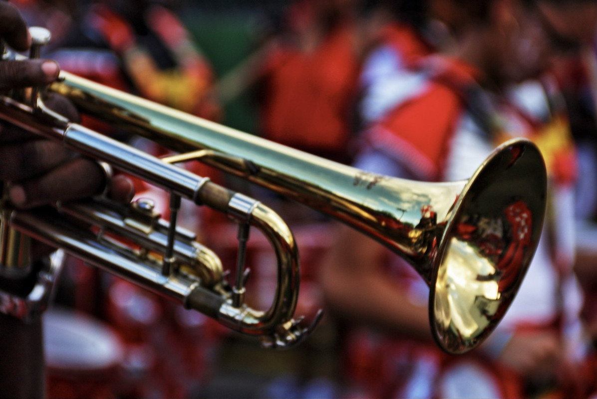 gold-trumpet.jpg