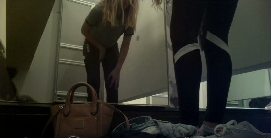 [Image: Voyeur13975082155.jpg]