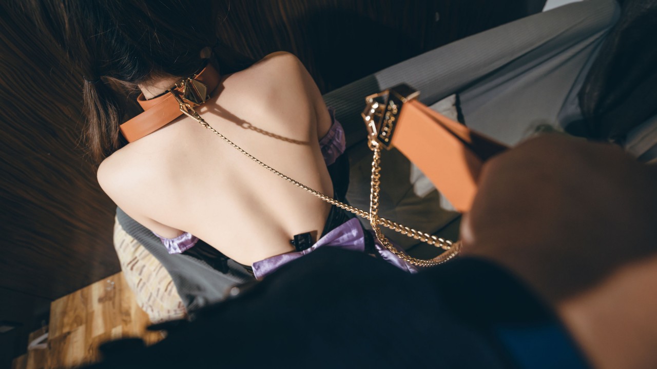 茶籽ccz COS《叛逆の魅魔》写真，隐若现的身体曲线插图6