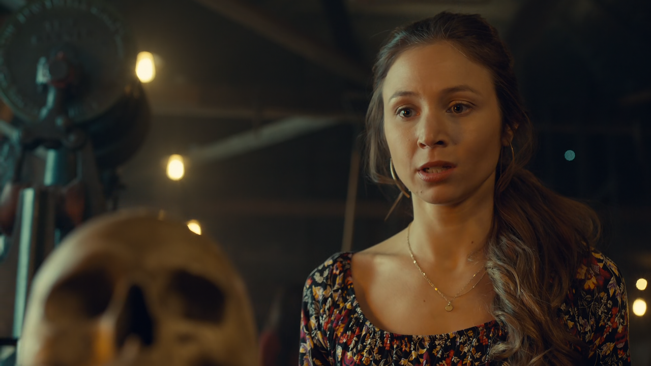 Wynonna.Earp.S01E06.Constant.Cravings.1080p.10bit.BluRay.AAC5.1.HEVC-Vyndros.mkv_snapshot_32.32_[202