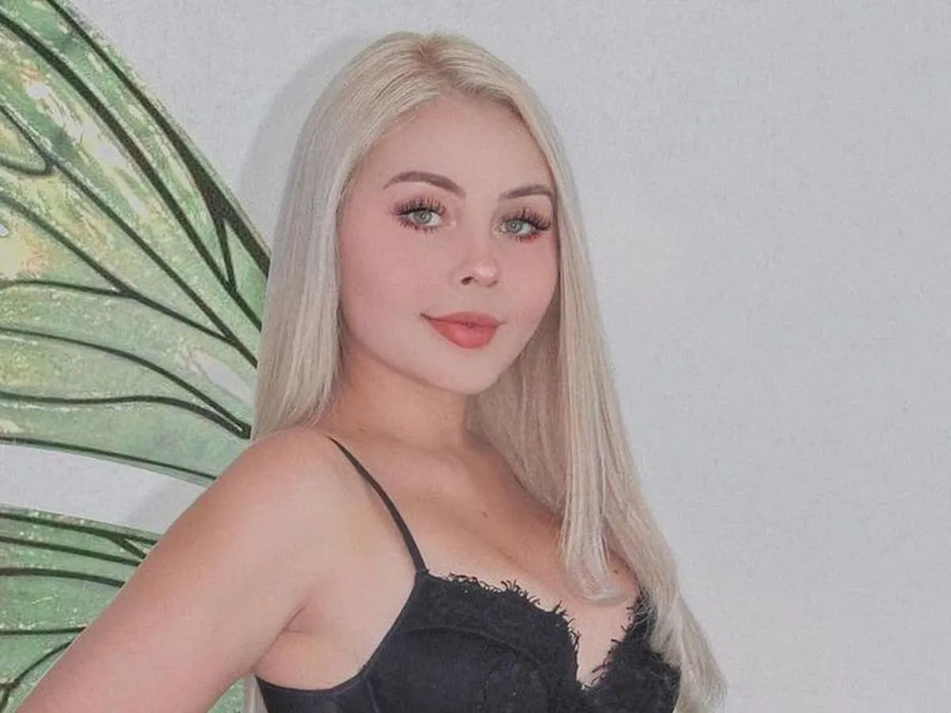 Maya Nazor conquista Instagram con ajustado vestido negro