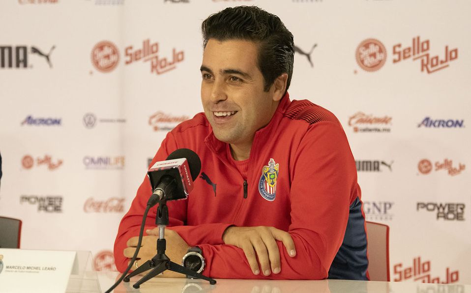 Club Chivas pronto dejará de tener a Michel Leaño como técnico interino