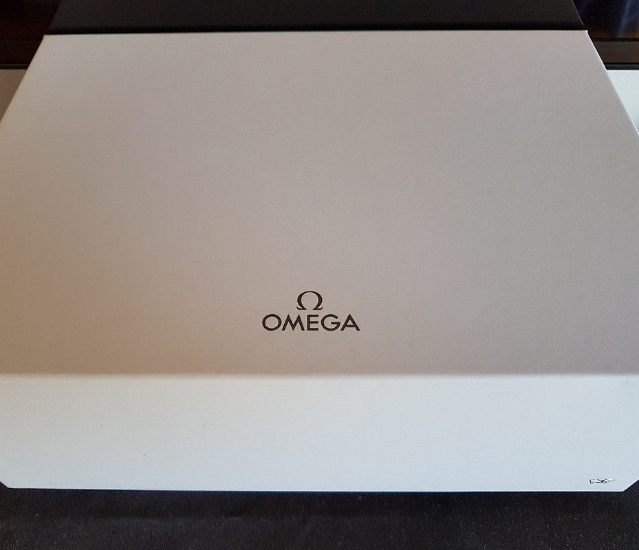 Ω Speedmaster Moonphase Co-Axial Master Chronometer Chronograph 44.25mm Cal.9904   (1)