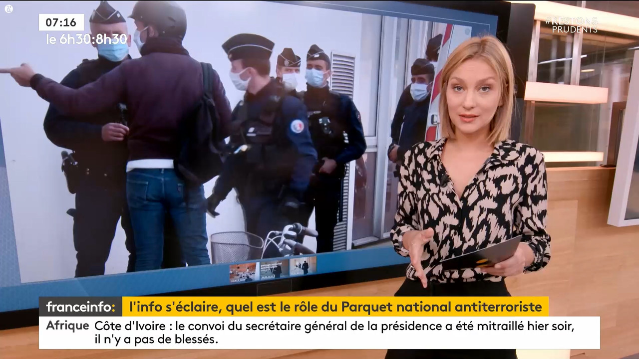 10.30 - 05.29.00 - 9h30. Entre JT, chroniques, invités et revues de p....ts_snapshot_00.53.34.481