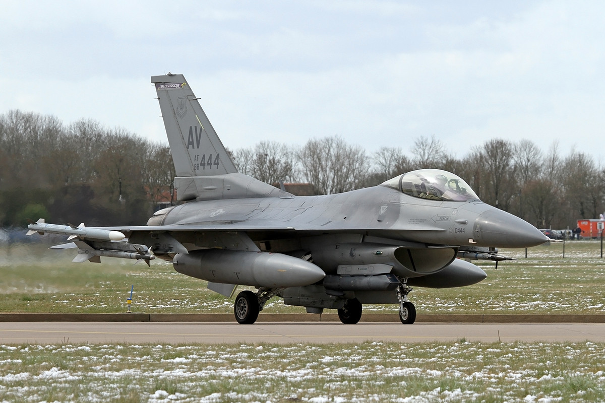 189_F-16C_USAFE_88-0444 ∕ AV_510 FS
