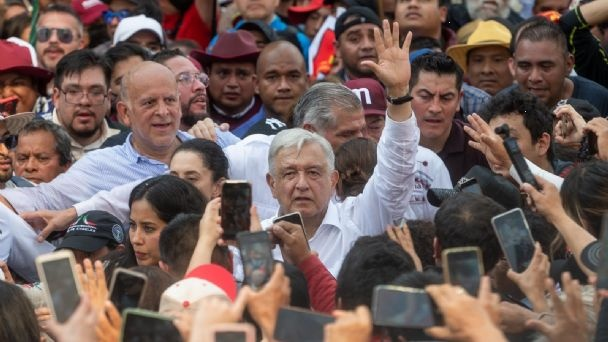 AMLO no descarta marcha de despedida en 2023
