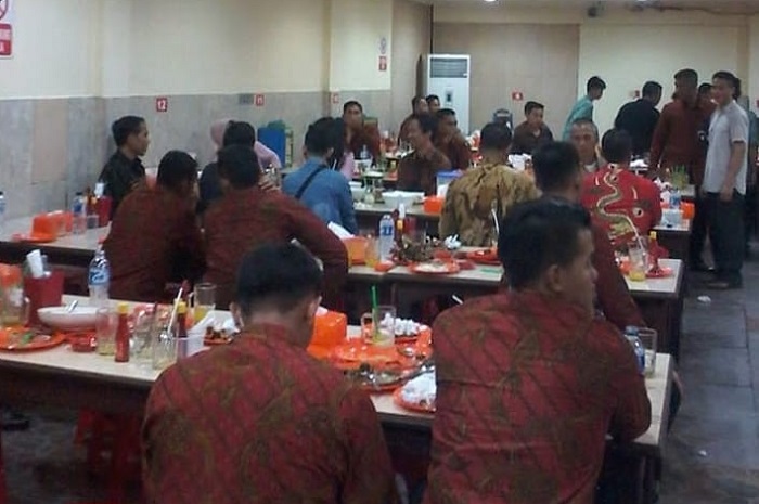 Momen kunjungan Presiden Joko Widodo di Seafood Wiro Sableng
