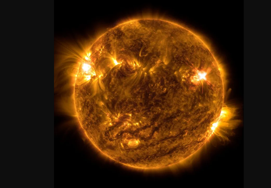 NASA capta fuerte llamarada en el Sol; especialistas ya investigan