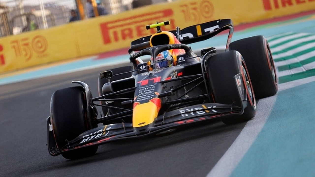 Checo Pérez finalizó primera práctica en GP de Arabia Saudita en el séptimo lugar