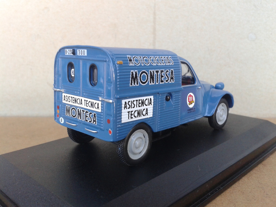 1960 Citroën 2Cv AZU “Montessa” (Ixo – nº 50 Furgonetas de Antaño) (4)