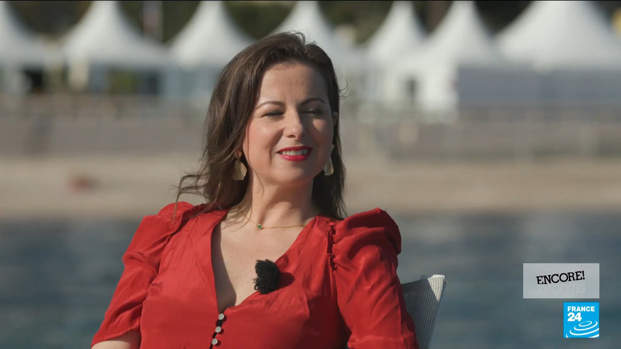 Cannes 2022 Bérénice Bejo on starring in feel-good zombie film Final Cut • FRANCE 24 English.mp4_sna