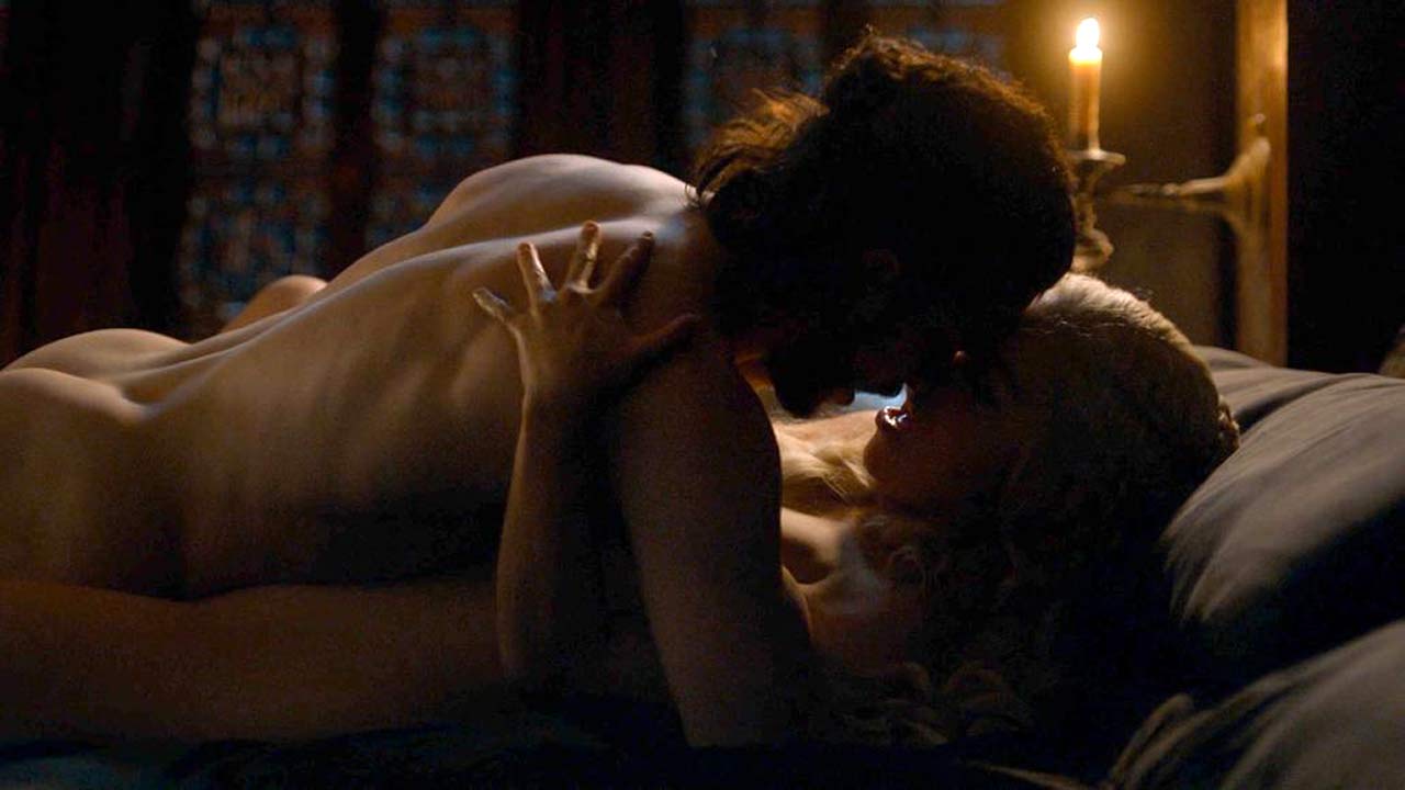 [Image: Emilia-Clarke-26.jpg]