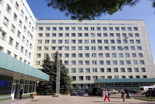 «Французский бульвар» отдал харьковским больницам 850 тыс. грн на борьбу с коронавирусом