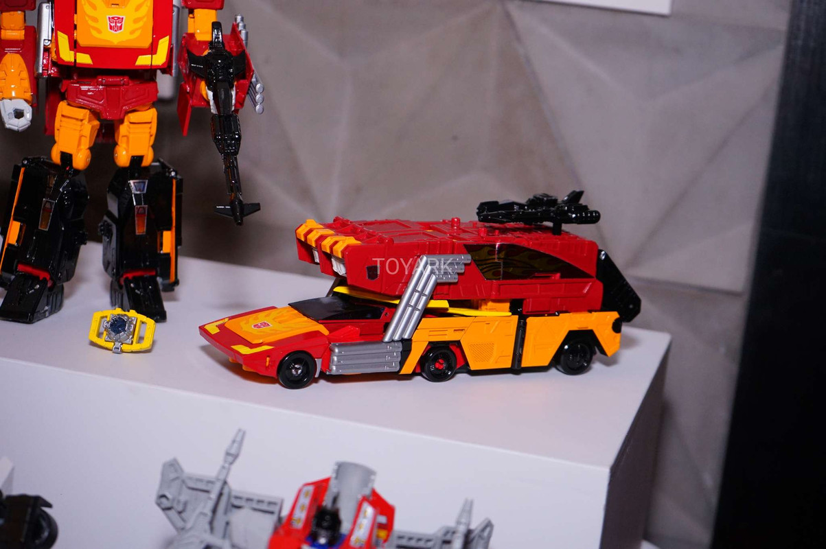 SDCC-2017-Hasbro-Transformers-Thurs-008