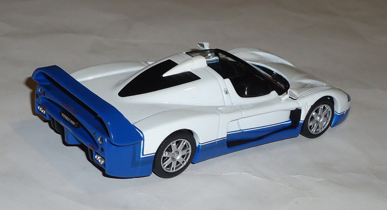 Maserati-MC12 1