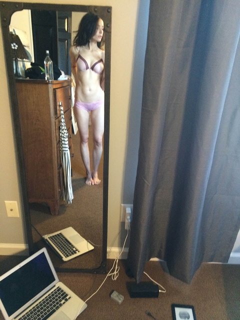 [Image: Abigail-Spencer-naked-boobs-6-R792-C.jpg]