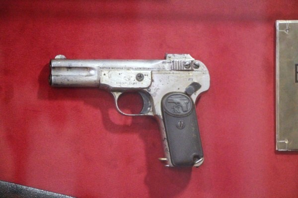 музей 6 истории России (бывший Музей Революции) 