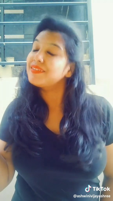 mallu girl huge boobs.mp4_snapshot_00.12.853