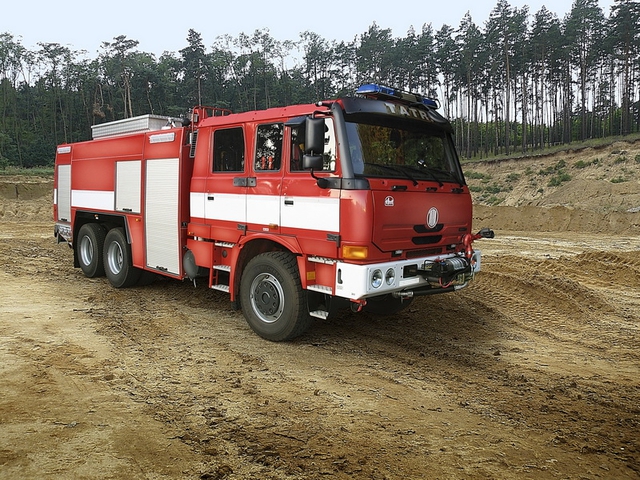 [Imagine: 02-tatra-t815-231r35-hasic.jpg]