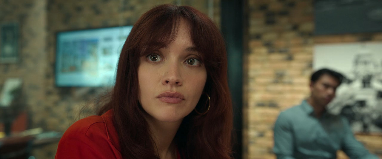 The Girlfriend (2025) Season 1 [Hindi + English] WebRip 480p 720p ESub - Complete Screenshot