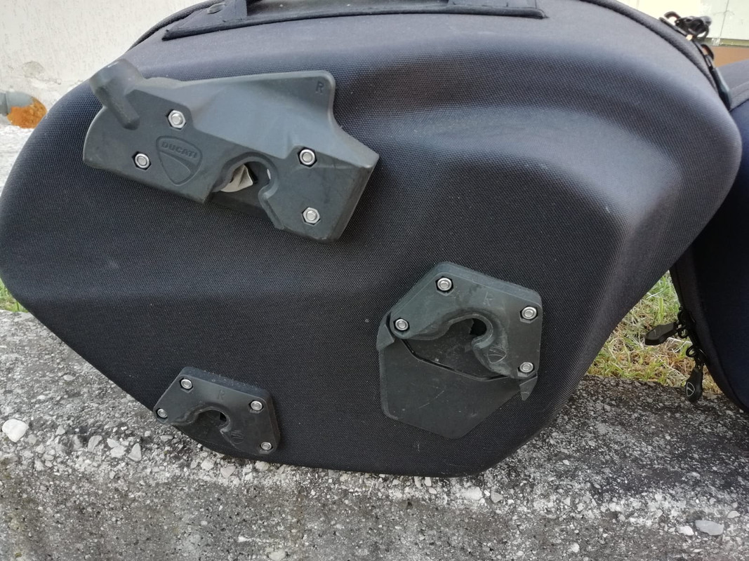 8BF7C39D-FBFE-45DE-905A-4CA2FFA46F8C