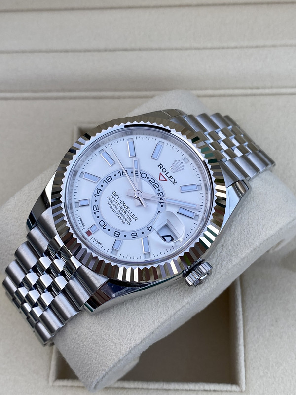 BNIB Rolex Sky-Dweller 326934 Jubilee 