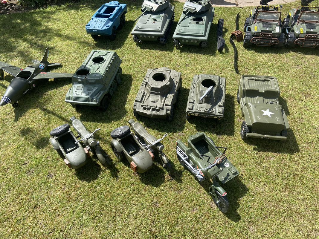 Park the Tanks on the Lawn! 80-EE6855-1-E54-4-DCC-99-D1-E62865006162