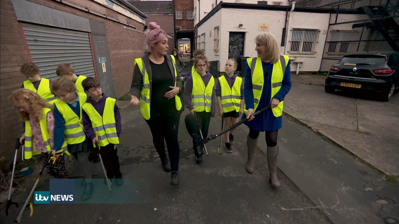11.15 - 18.00.00 - ITV News London. The latest news in London and the....ts_snapshot_25.04.713