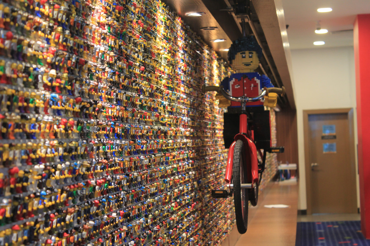Koleksi mini figur LEGO di LEGOLAND Hotel Malaysia