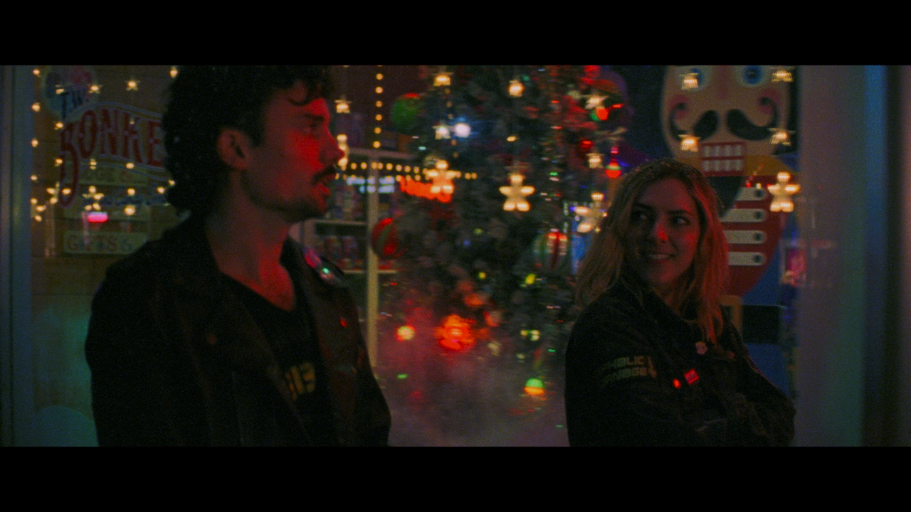 Christmas.Bloody.Christmas.2022.2160p.BDREMUX.HEVC.HDR-Нечипорук.mkv_snapshot_00.11.23.458