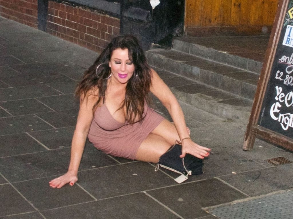 Lisa-Appleton-Nude-Sexy-Upskirt-Stars-com-22-1024x1536-10