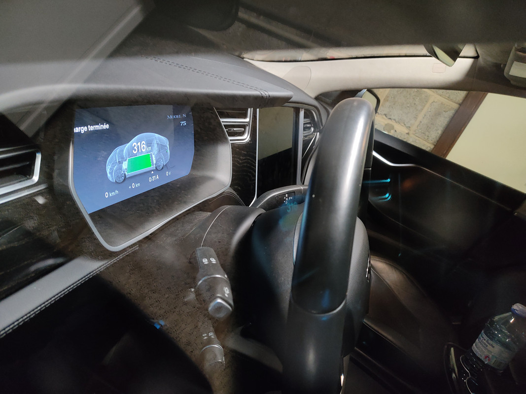 petit ecran recharge Tesla