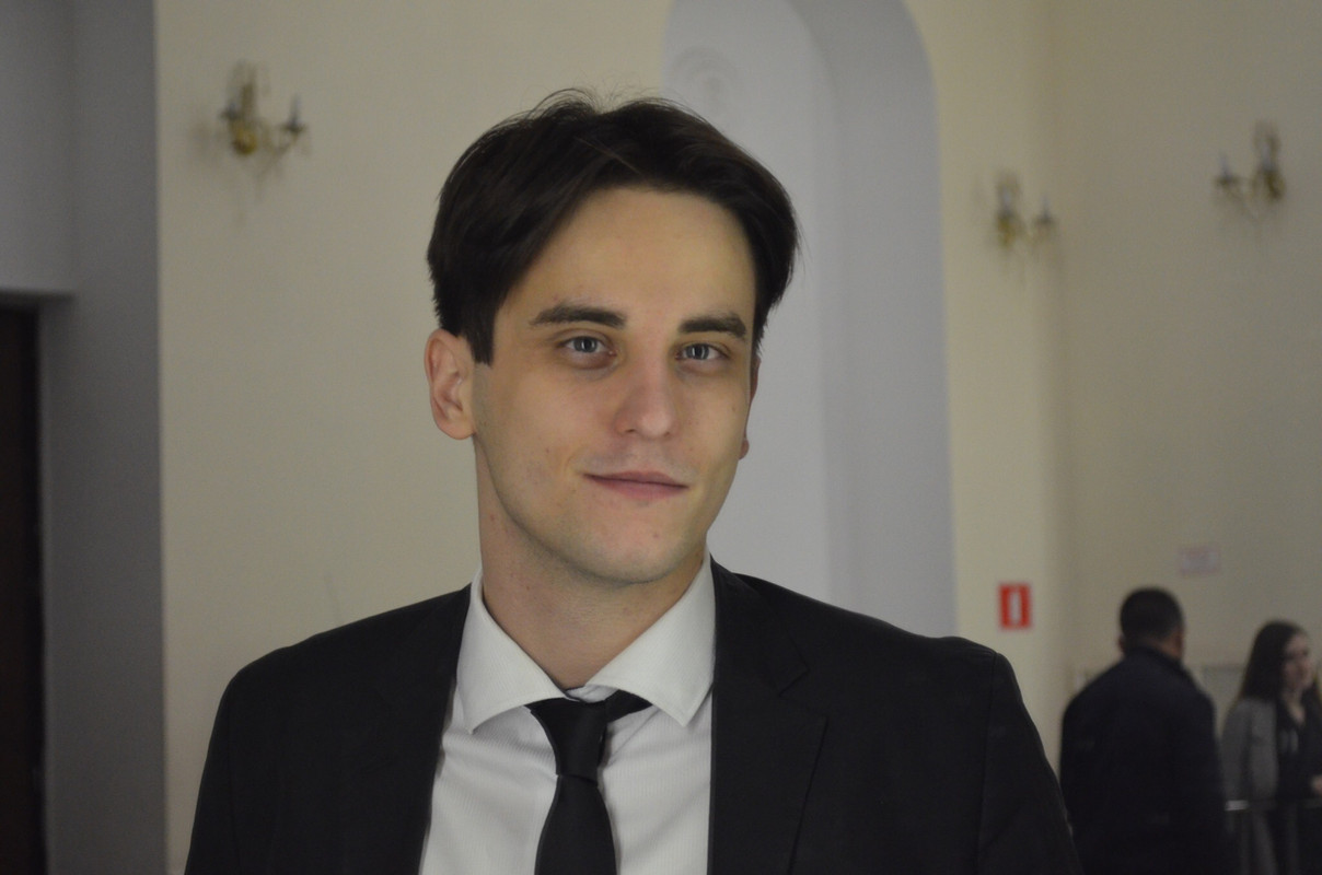 F1ABD2D8-ADA3-4F24-9EB7-A5720E19889E