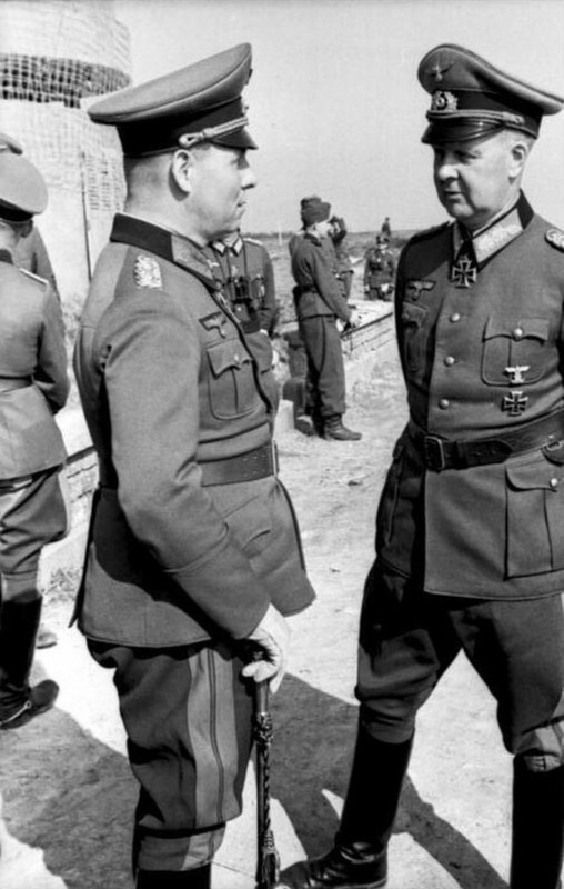 Rommel con Adolf Kuntzen, que fuera primer jefe de la 8.ª División Panzer. 30 de mayo de 1944 Rommel con Adolf Kuntzen, que fuera primer jefe de la 8.ª División Panzer. 30 de mayo de 1944