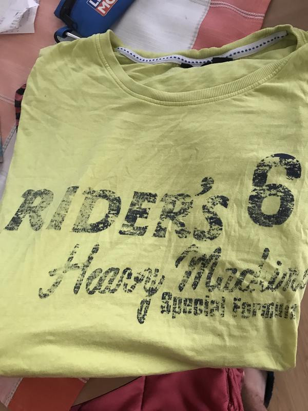 69693322-8D5C-49BE-8A37-5572A83DA9A8