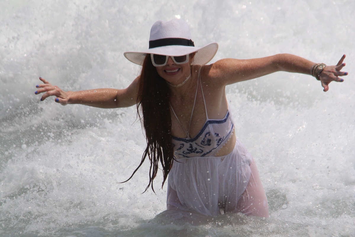 Phoebe-Price-See-Through-TheFappeningBlog.com-12