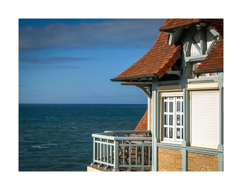 bluebalconlehavre.jpg