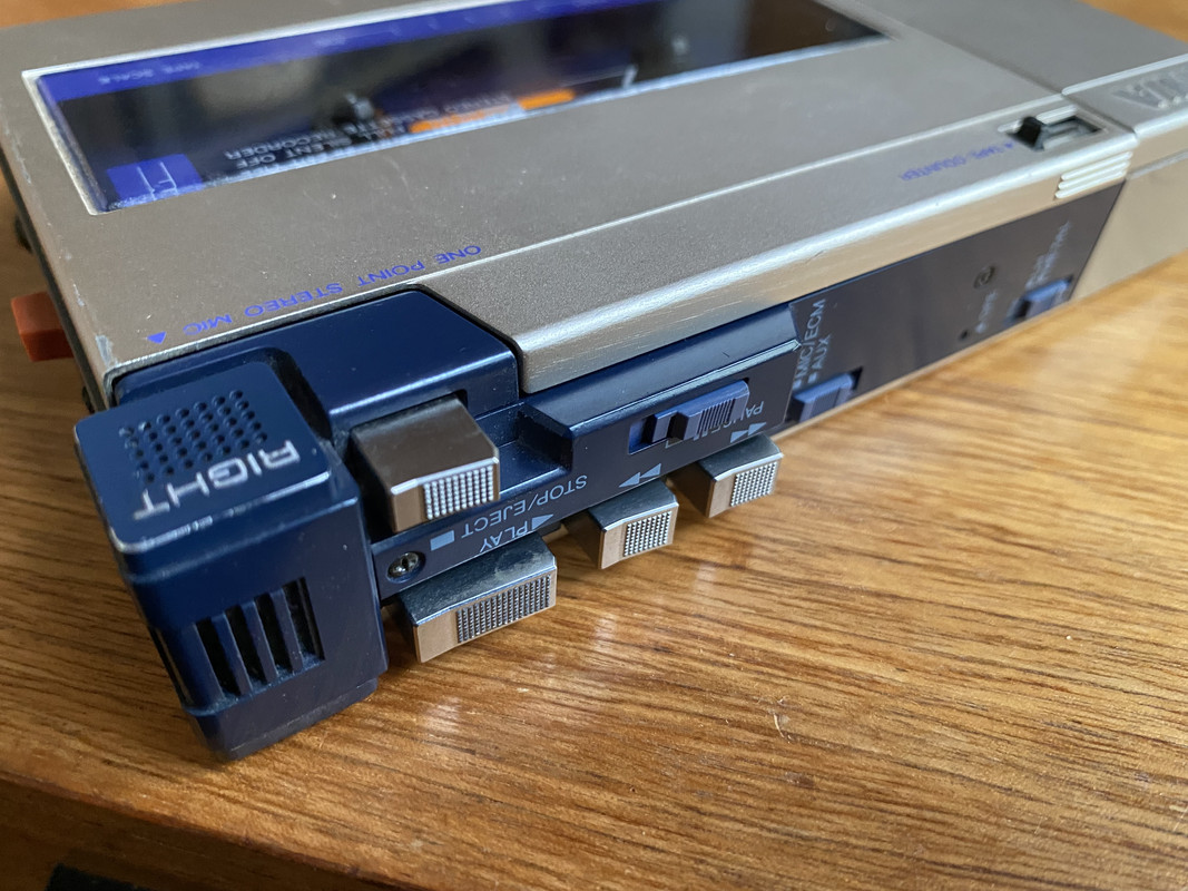 3DFF2156-B2A5-4A43-8132-F81D785CC8D5