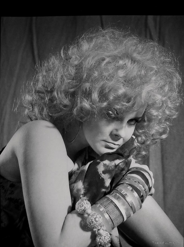 Ann-Margret_md18