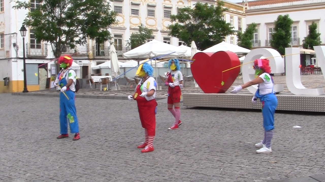 ELVAS: “CULTURA SAI À RUA” CONTINUOU ESTA MANHÃ COM ISEKAIS E GOTA D’ARTE