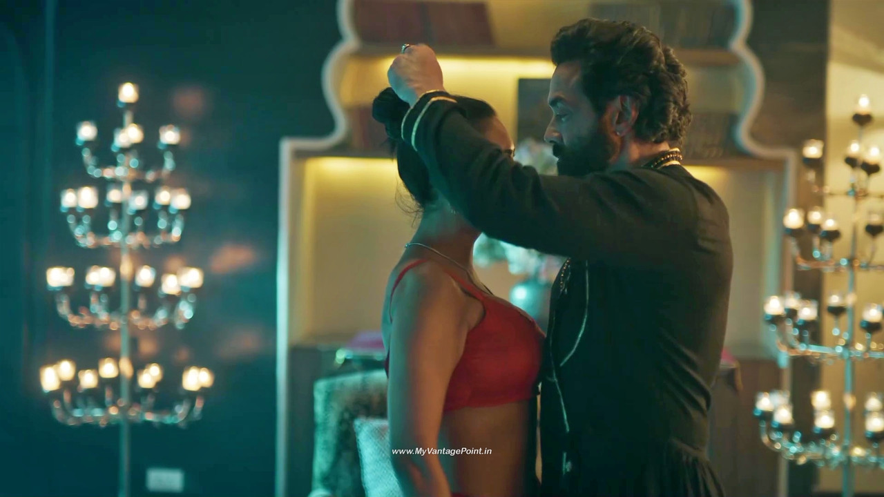 98Esha Gupta Hot in Aashram Web Series