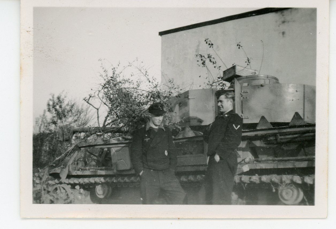 Panzer Tank Wrapper Heer Mütze Orden Abzeichen Foto