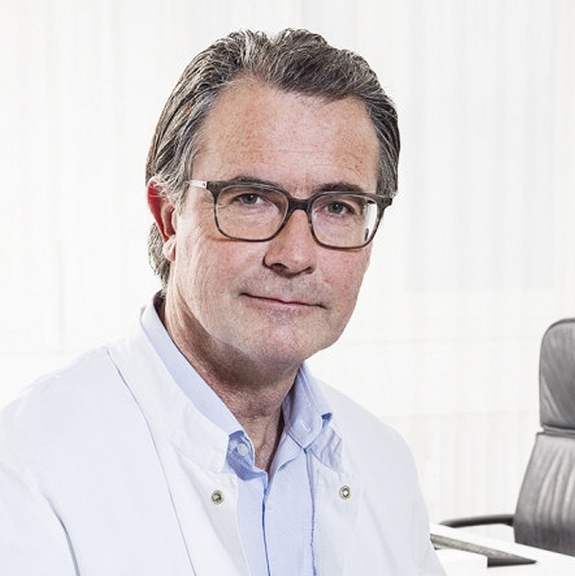 Dr. Michael Reynolds