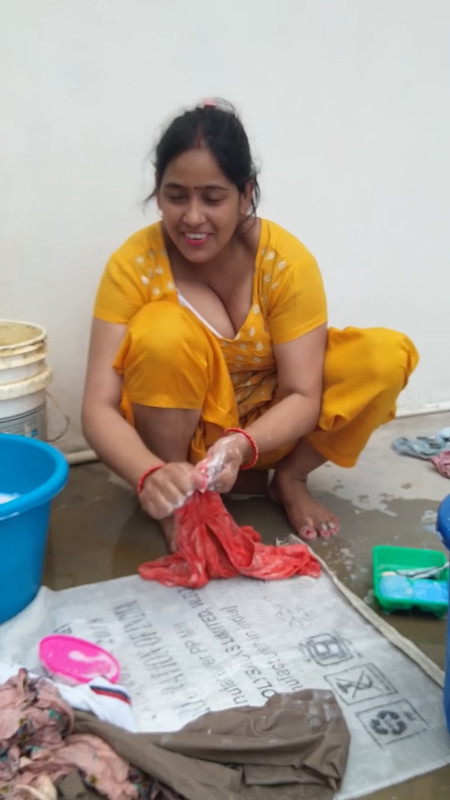 Aunty Big Boobs and cleavage.webm_snapshot_01.02.600