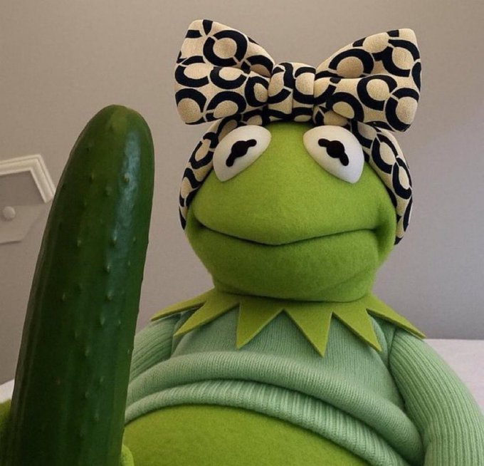 [Image: HDs-dh-NWo-AATAKP.jpg]