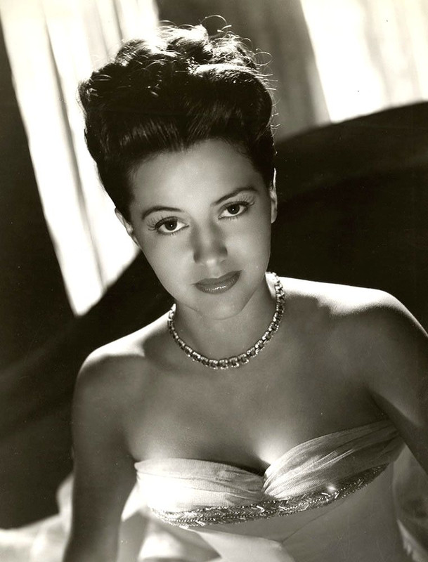 Cyd Charisse d47