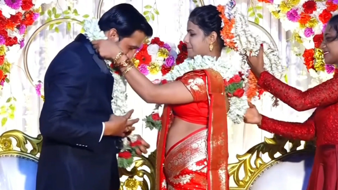 Tulu bride sexy deep navel side view mp4 snapshot 00 01 723
