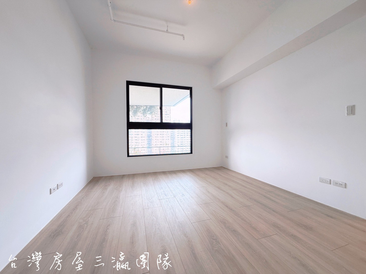LINE ALBUM 一彎綠 12B3) 260328 9